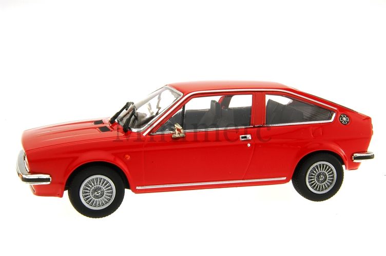 ALFA ROMÉO ALFASUD 202 Rallye M. Carlo 1983 Sur Base Solido 1/43 Boîte