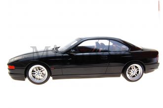 BMW 850 CSI Scale Model