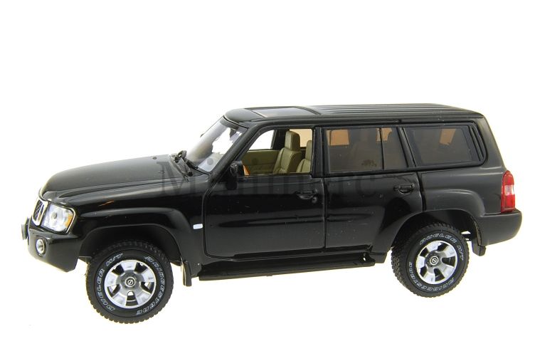 1:43 Nissan Patrol Scale Model | Minimerc