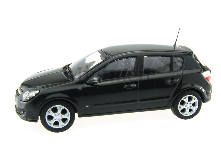 1:43 Vauxhall Astra Diecast Model 