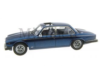 Daimler Double Six Scale Model