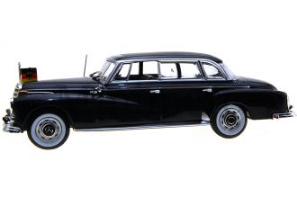 Mercedes 300D Scale Model