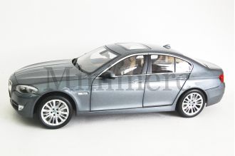 BMW 550i Scale Model