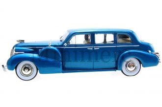 Cadillac Series 75 Fleetwood V8 Sedan Scale Model