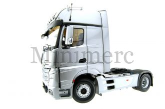 Mercedes Actros 4 X 2 Tractor Unit Scale Model