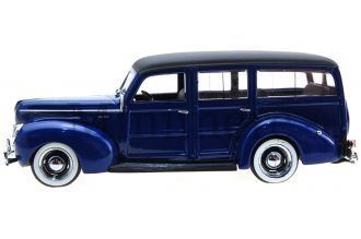 Ford V8 Deluxe Woody Scale Model