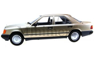 Mercedes 260 E W124 Scale Model
