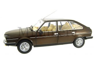 Renault 30 TX Scale Model