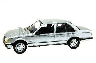 Opel Rekord E Scale Model