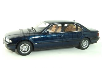 BMW 730iL  (E38) Scale Model