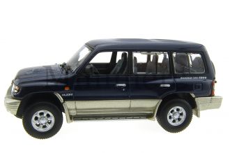Mitsubishi Pajero LWB Scale Model
