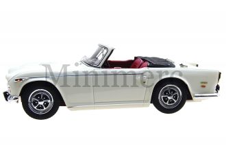 Triumph TR5 PI Scale Model
