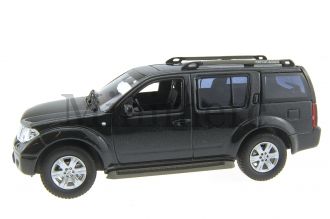 Nissan Pathfinder Scale Model
