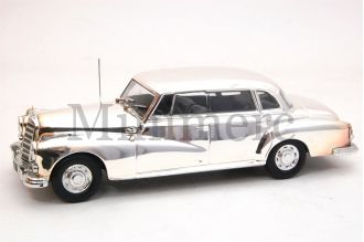 300 D Limousine Scale Model