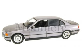 BMW 750iL Scale Model