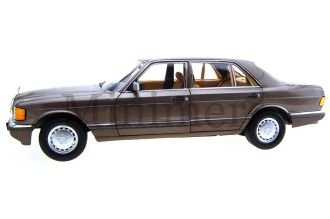 560 SEL (V 126) Scale Model