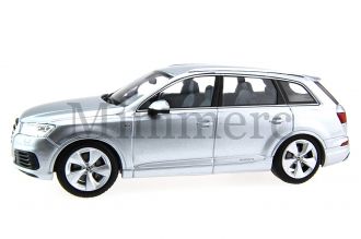 Audi Q7 Scale Model