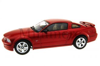 Ford Mustang GT 2005 Scale Model