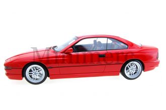 BMW 850 CSI Scale Model