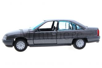 Opel Omega 3000 Scale Model