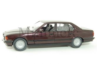 BMW 750iL Scale Model